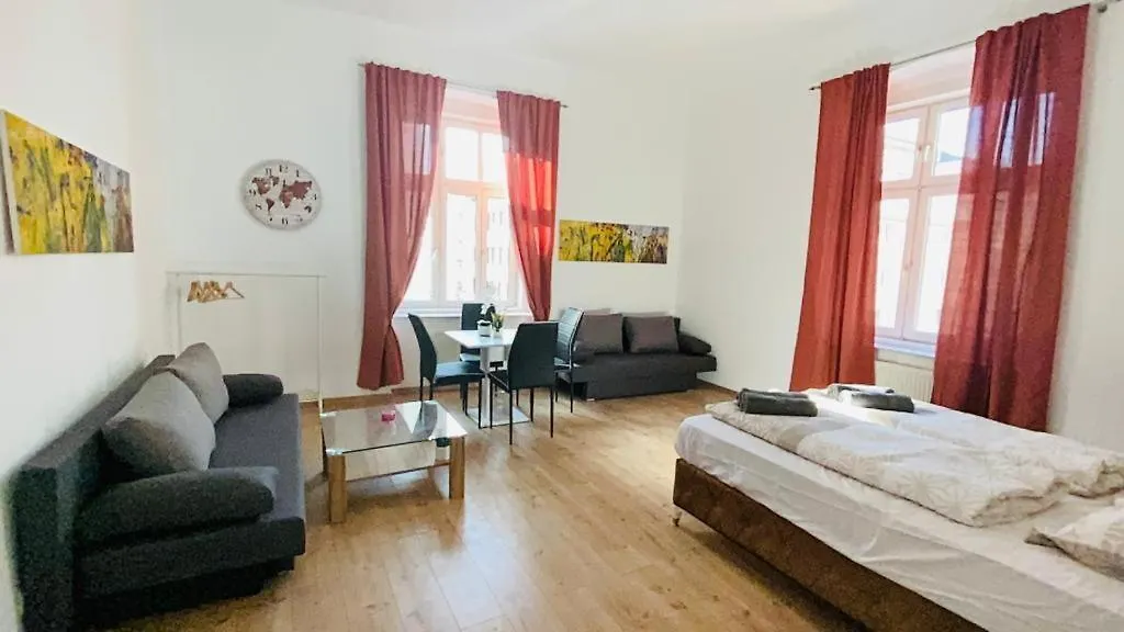 Deluxe Quad Room Dw Vienna